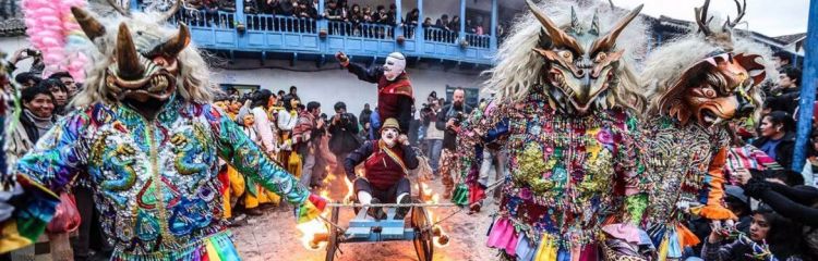 Festa da Padroeira Virgen de Carmen | Viagens Machu Picchu